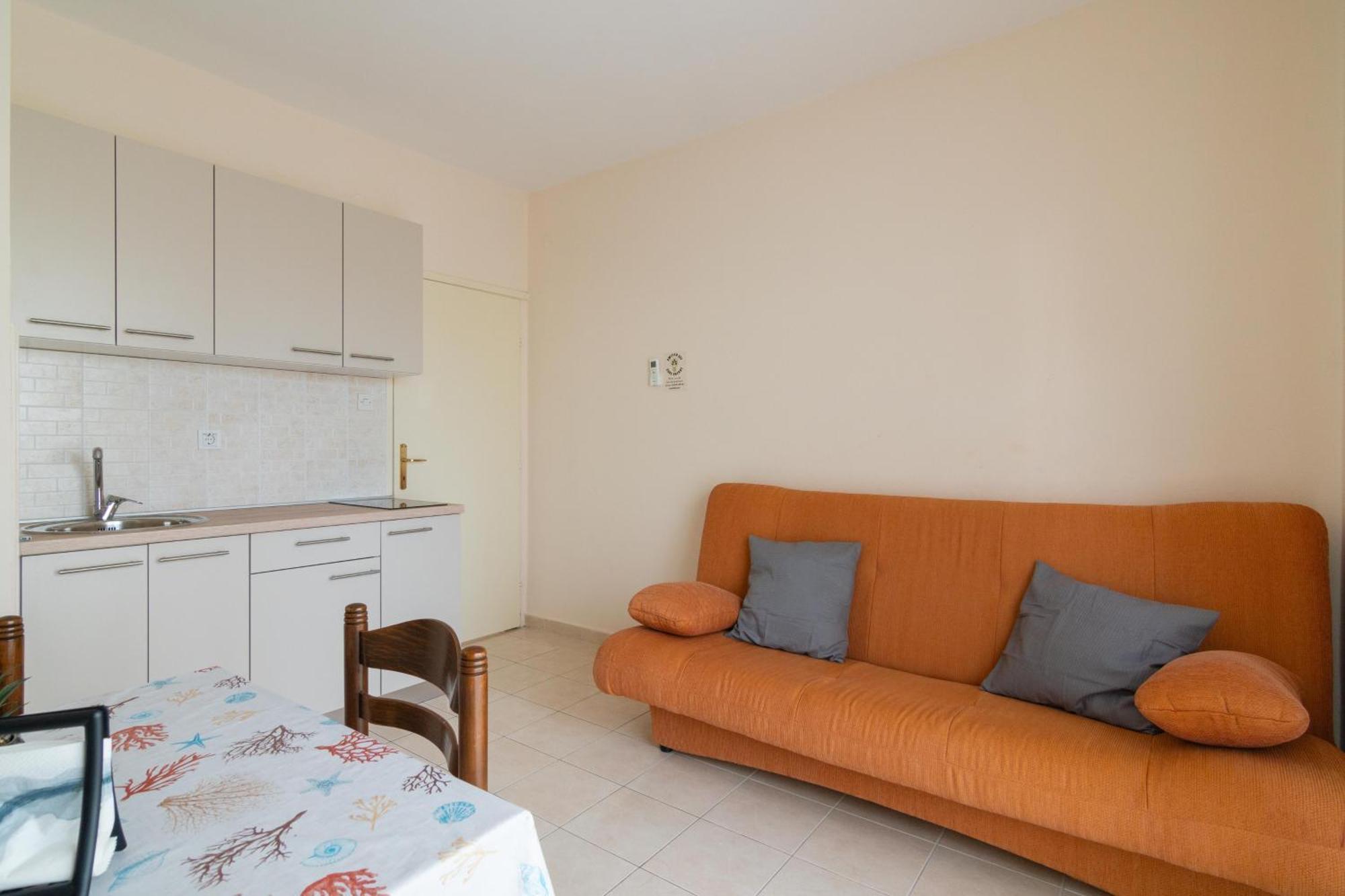 Apartments With A Parking Space Mandre, Pag - 18748 Kolan Exterior foto